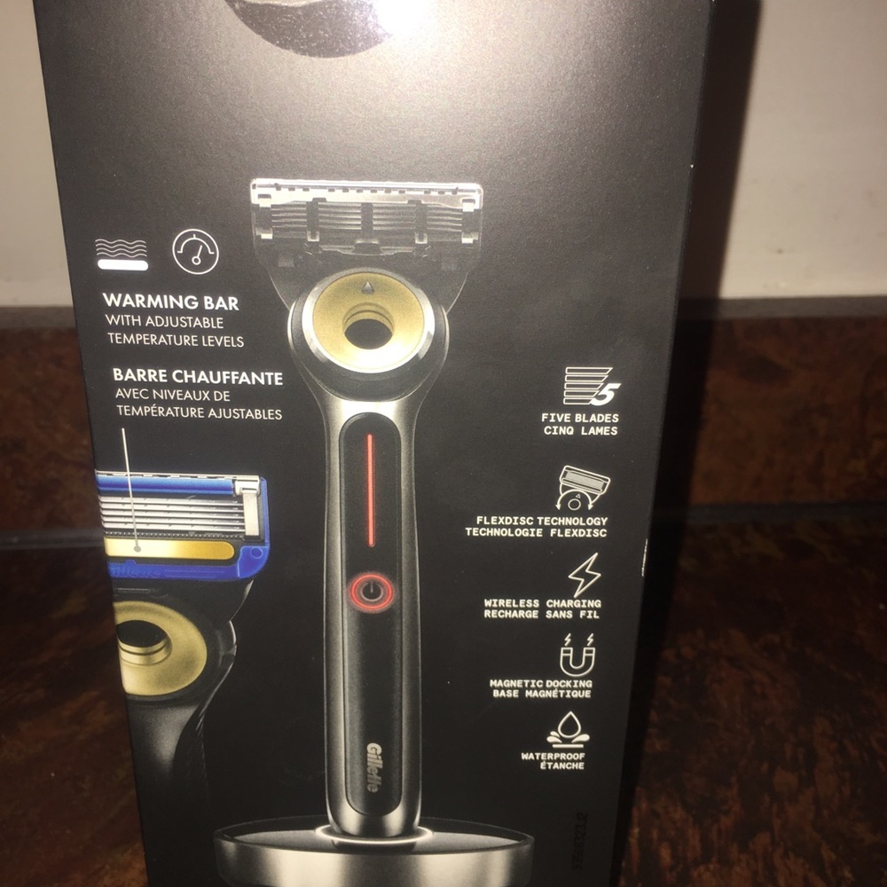 Gillette labs razor